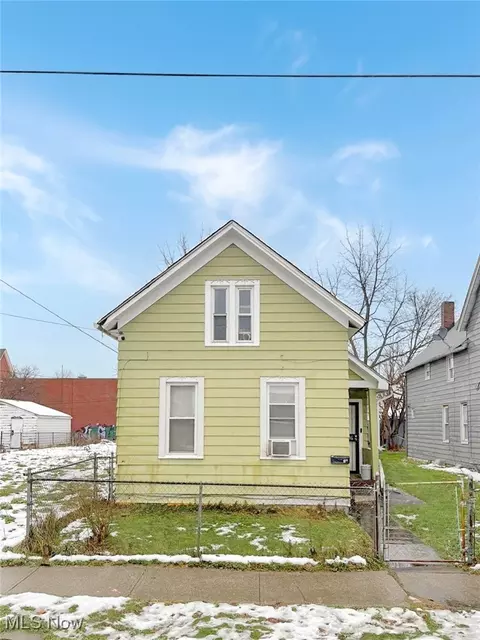 4148 Carlyle Ave, Cleveland, OH 44109