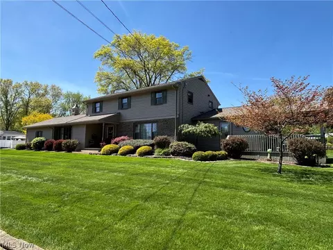 383 Edgewood Ct, Columbiana, OH 44408