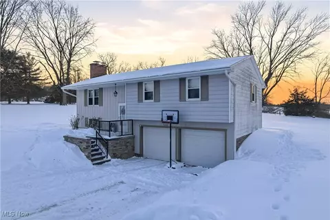1881 Cliff Dr, Salem, OH 44460