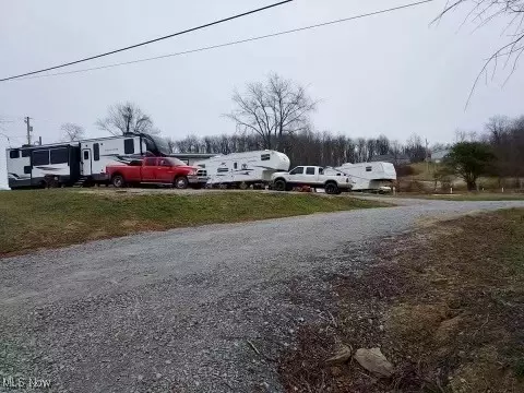 569 Wells Hollow Rd, Wellsville, OH 43968