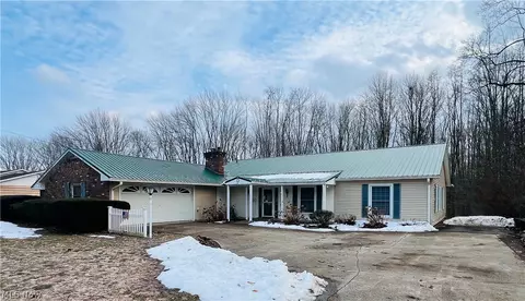 Exterior - 5126 Chestnut Hill Dr, Ashtabula, OH 44004 photo 3 of 10