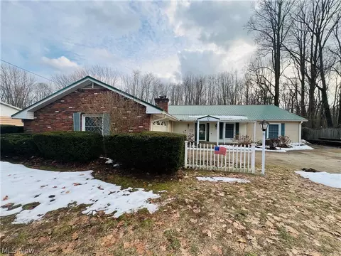 Exterior - 5126 Chestnut Hill Dr, Ashtabula, OH 44004 photo 5 of 10