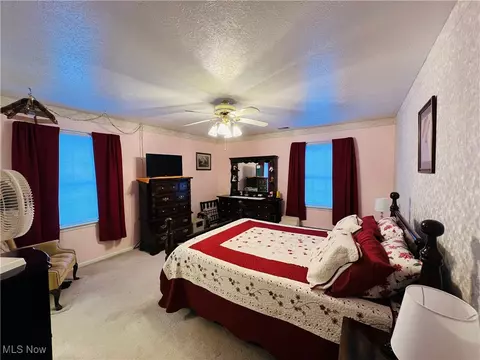 Bedroom - 5126 Chestnut Hill Dr, Ashtabula, OH 44004 photo 3 of 7
