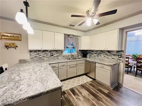Kitchen - 5126 Chestnut Hill Dr, Ashtabula, OH 44004 photo 1 of 5