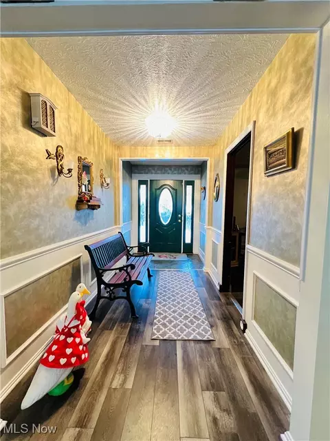 Entry Way - 5126 Chestnut Hill Dr, Ashtabula, OH 44004 photo 1 of 1