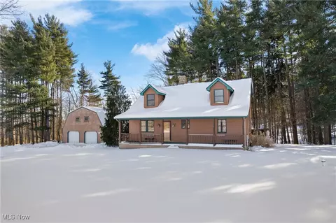 10170 Lawndell Rd SW, Navarre, OH 44662