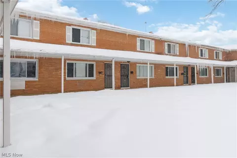 4889 Banbury Ct #13, Warrensville Heights, OH 44128
