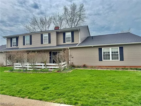 8140 Independence Dr #B, Mentor, OH 44060