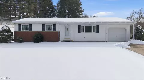 2207 Harris Hwy, Washington, WV 26181