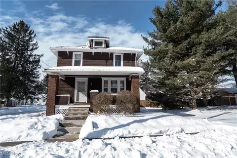 325 Market St NE, Navarre, OH 44662