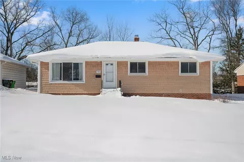 5576 Cumberland Dr, Garfield Heights, OH 44125