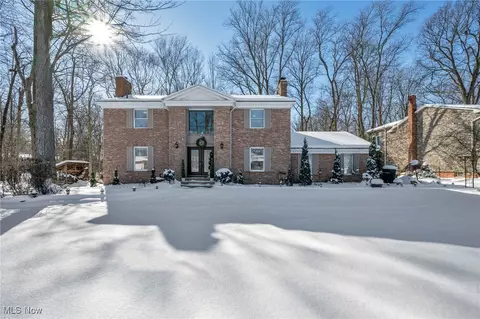 1054 Fireside Dr, Brunswick, OH 44212