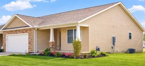 9389 Towpath Trl, Seville, OH 44273