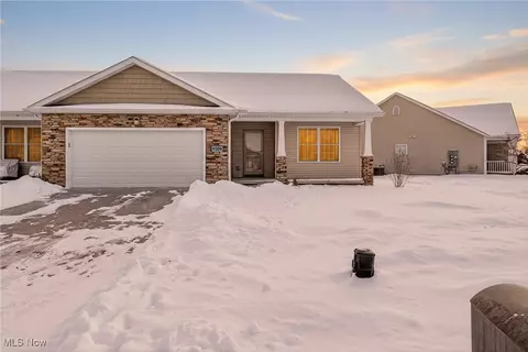 9389 Towpath Trl, Seville, OH 44273