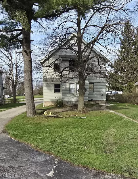 Exterior - 14512 Granger Rd, Maple Heights, OH 44137 photo 3 of 3