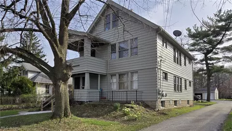 14512 Granger Rd, Maple Heights, OH 44137