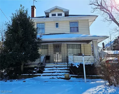 12414 Forest Grove Ave, Cleveland, OH 44108