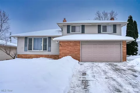 2909 Bowmen Ln, Parma, OH 44134