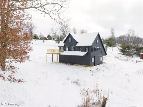 3640 NW Hope Rd, Magnolia, OH 44643