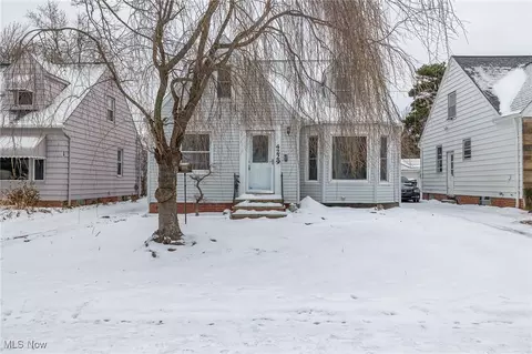 4229 Hinsdale Rd, South Euclid, OH 44121