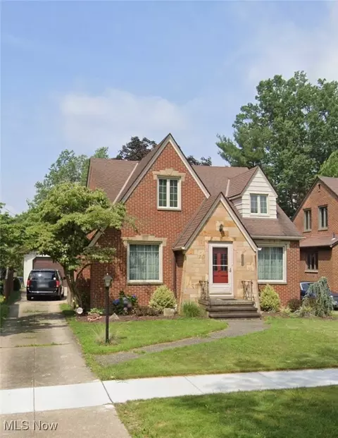 3298 W 165th St, Cleveland, OH 44111