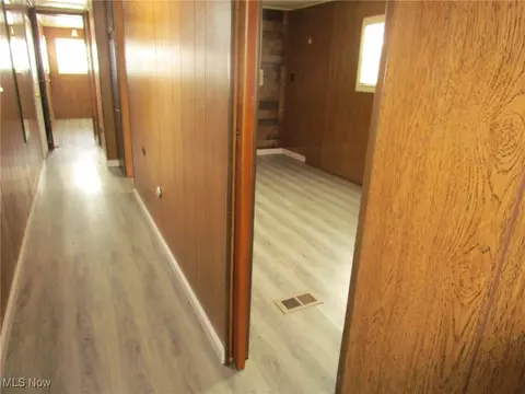 Entry Way - 183 E 1626 E 51st St, Ashtabula, OH 44004 photo 1 of 1