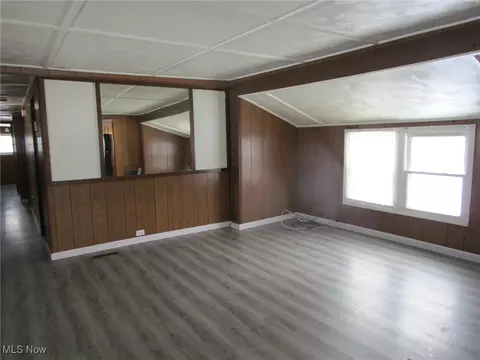 Living - 183 E 1626 E 51st St, Ashtabula, OH 44004 photo 2 of 5