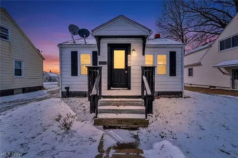 896 Indian Trl, Akron, OH 44314