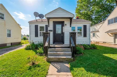 896 Indian Trl, Akron, OH 44314