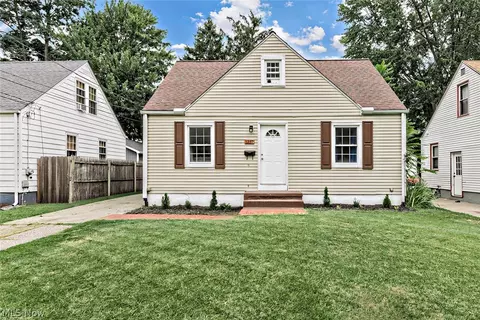 1237 Crescent Dr, Painesville, OH 44077