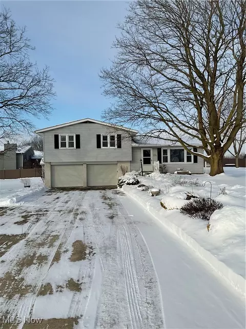 104 Wayne Ave, Creston, OH 44217