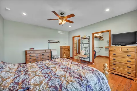 Bedroom - 808 Buckingham Dr, Lagrange, OH 44050 photo 4 of 9