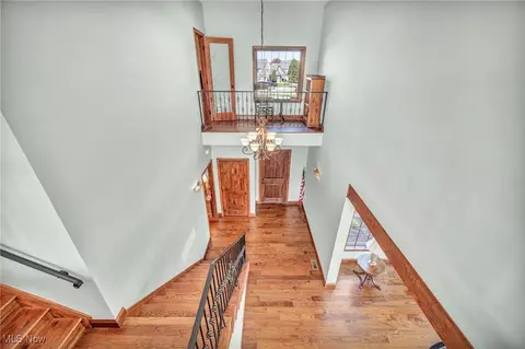 Entry Way - 808 Buckingham Dr, Lagrange, OH 44050 photo 2 of 4