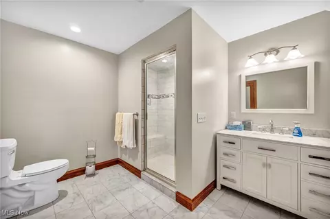 Bath - 808 Buckingham Dr, Lagrange, OH 44050 photo 2 of 5