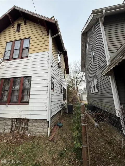 445 Noah Ave, Akron, OH 44320 photo 16