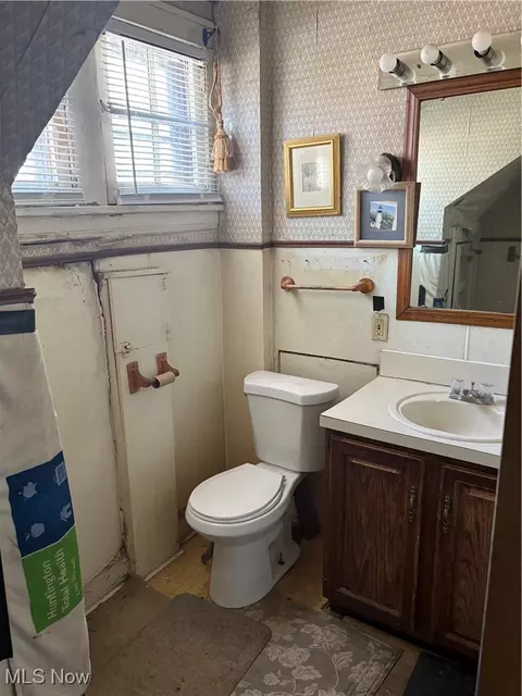 445 Noah Ave, Akron, OH 44320 photo 10