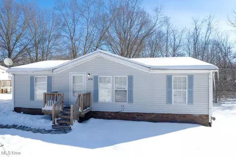 6758 Sumner Rd, Ravenna, OH 44266