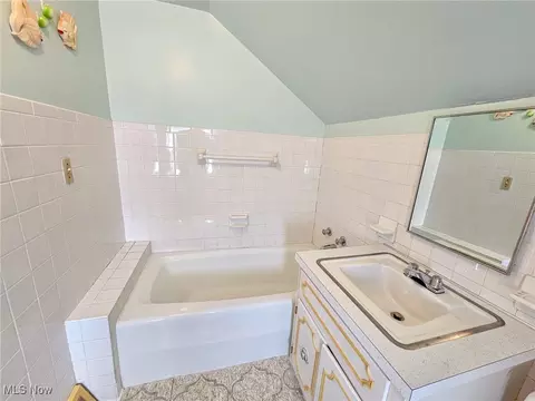 Bath - 460 Devitt Ave, Campbell, OH 44405 photo 3 of 3