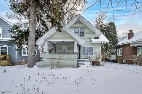 978 Delia Ave, Akron, OH 44320