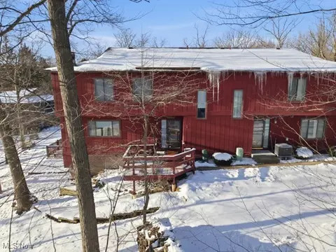 7517 Creekwood Dr #17C, North Royalton, OH 44133