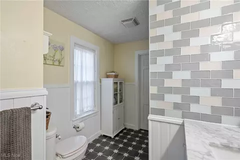 Bath - 4141 Windsor Rd, Boardman, OH 44512 photo 3 of 5
