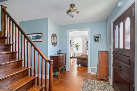 Entry Way - 4141 Windsor Rd, Boardman, OH 44512 photo 1 of 2