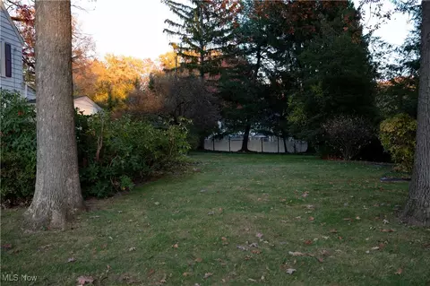 Exterior - 4141 Windsor Rd, Boardman, OH 44512 photo 6 of 8