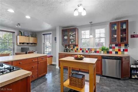 Kitchen - 4141 Windsor Rd, Boardman, OH 44512 photo 1 of 4