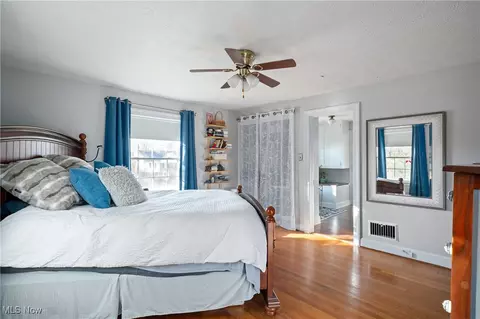 Bedroom - 4141 Windsor Rd, Boardman, OH 44512 photo 1 of 6