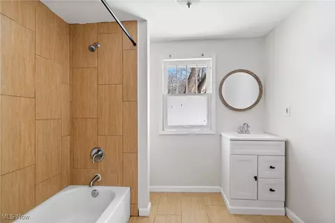 Bath - 1824 Root Ave NE, Canton, OH 44705 photo 1 of 1