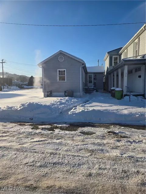 318 Bank St, Dennison, OH 44621