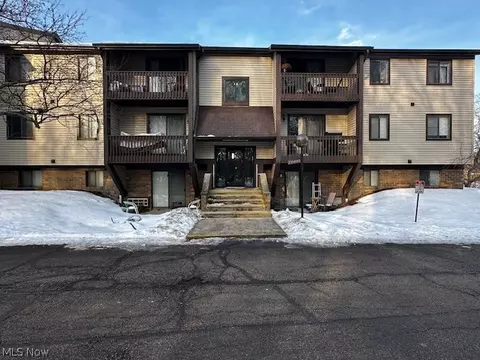 27401 Westown Blvd #1503, Westlake, OH 44145