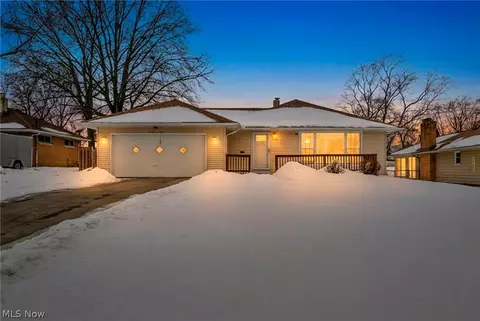 7590 Hoertz Rd, Parma, OH 44134