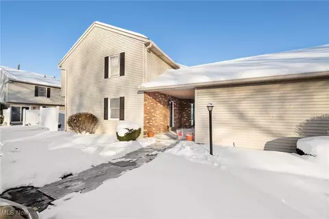 1134 W Maple St, North Canton, OH 44720